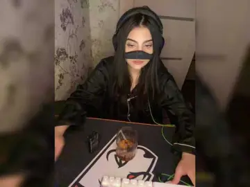 Aloeloea  live sex cam