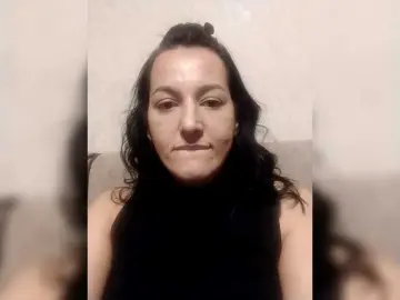 Karolinahotbaby  live sex cam