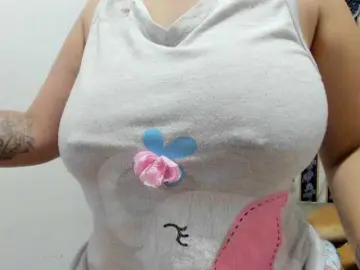 LauuuG  live sex cam