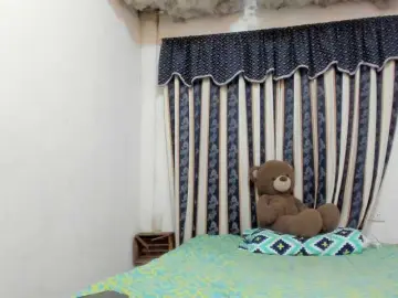 LauuuG  live sex cam