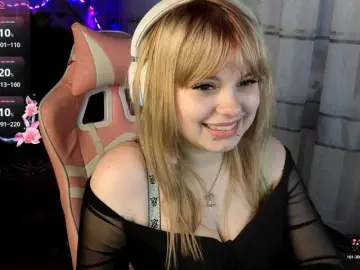 LovelyKristi  live sex cam