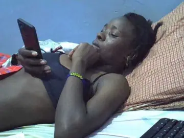 Luci-anna  live sex cam