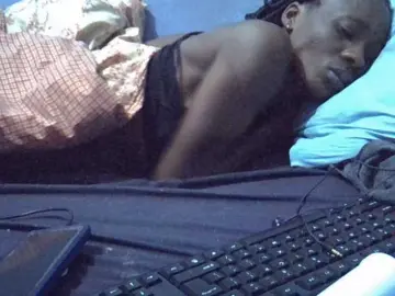 Luci-anna  live sex cam