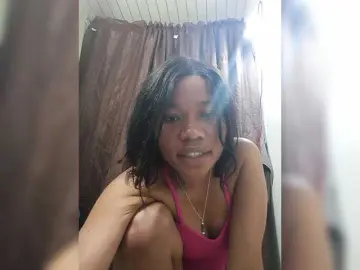 Luicia  live sex cam