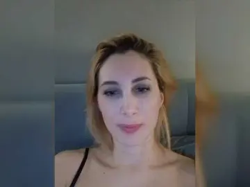 Maria111  live sex cam
