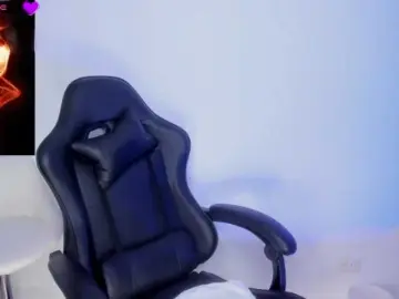 Miavarela  live sex cam