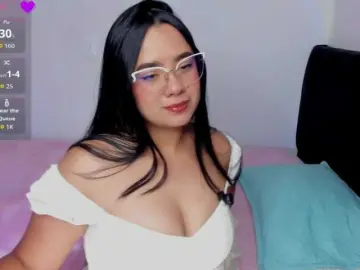Miavarela  live sex cam