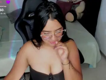 Miavarela  live sex cam