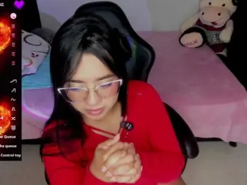 Miavarela  live sex cam