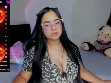 Miavarela  live sex cam