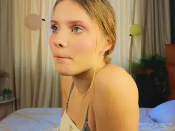 SoftBliss  live sex cam