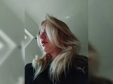 Ulla-Ulla  live sex cam