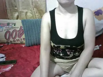 Erica-4u  live sex cam