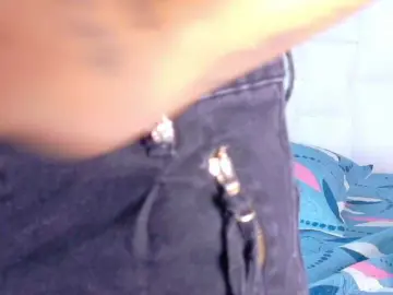 Slutlittlegir  live sex cam