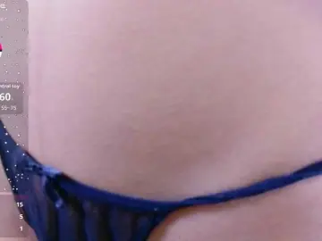 Slutlittlegir  live sex cam