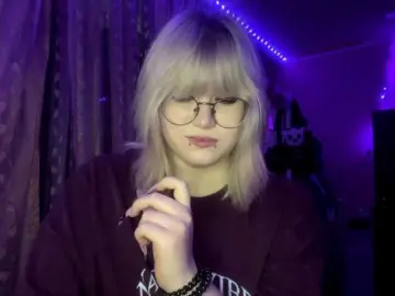 BlindiLohan  live sex cam