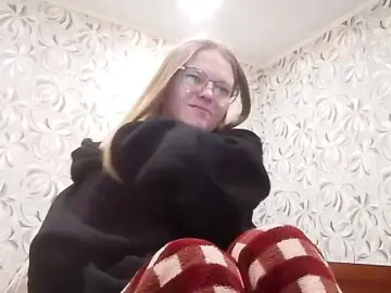 GertudeGilligan  live sex cam