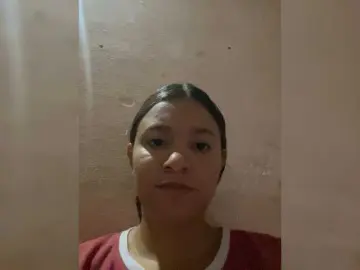 Karlinsweet  live sex cam