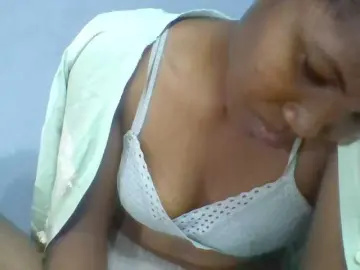Rema-2  live sex cam