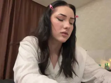 Nikatira  live sex cam