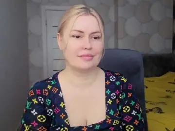 CorrinnaWild  live sex cam