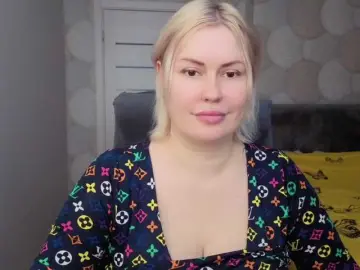 CorrinnaWild  live sex cam