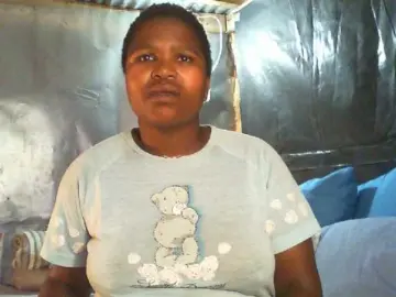 Ebonysmile  live sex cam