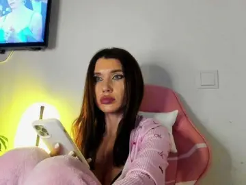 ZoiKissy  live sex cam