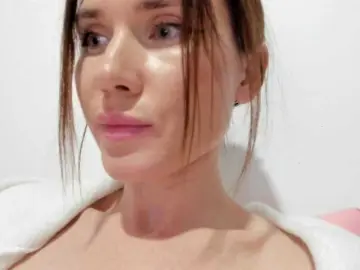 ZoiKissy  live sex cam
