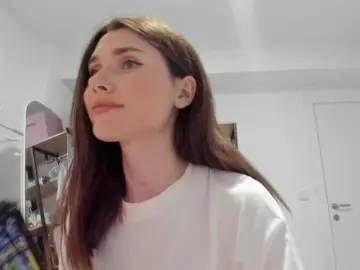 ZoiKissy  live sex cam