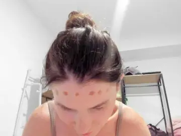ZoiKissy  live sex cam