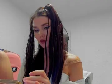 ZoiKissy  live sex cam