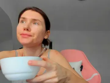 ZoiKissy  live sex cam