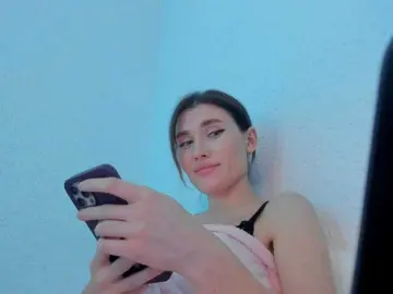 ZoiKissy  live sex cam