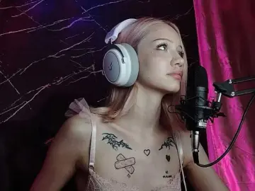 Molodaya  live sex cam