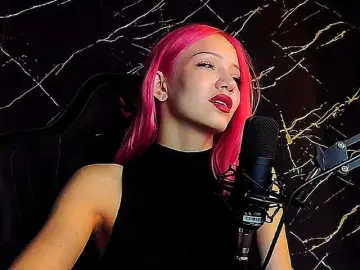 Molodaya  live sex cam