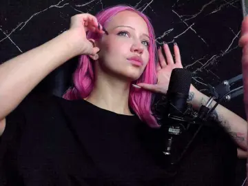 Molodaya  live sex cam
