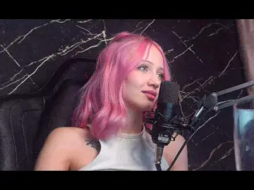 Molodaya  live sex cam