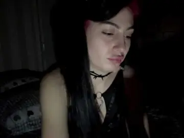 RadiantLuna  live sex cam