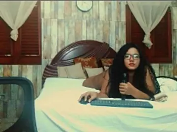 Sarahlove16  live sex cam