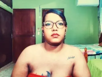 Sarahlove16  live sex cam