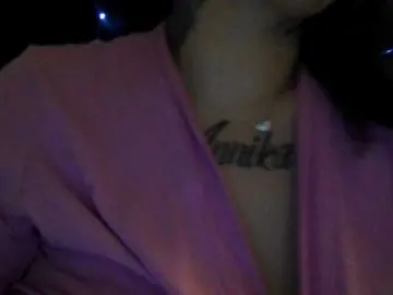 Toxicnikki  live sex cam