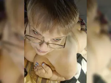 LLIyJluk  live sex cam
