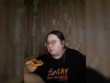 Linavia  live sex cam