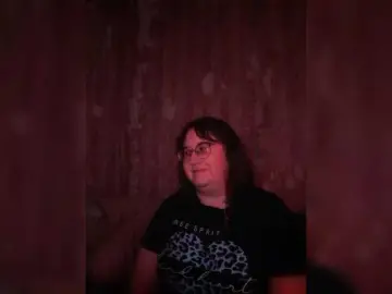 Linavia  live sex cam