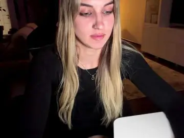 MissyKissy  live sex cam