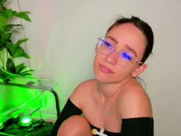 NicoleIris  live sex cam
