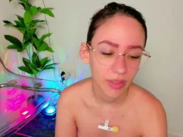 NicoleIris  live sex cam