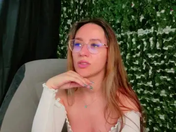 NicoleIris  live sex cam