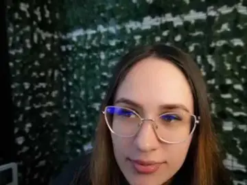 NicoleIris  live sex cam